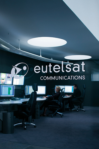 Eutelsat interrumpe la emisión de casi 20 canales iraníes