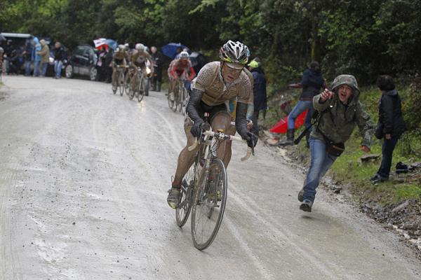 Disfruta del ciclismo Strade bianche en Abierto